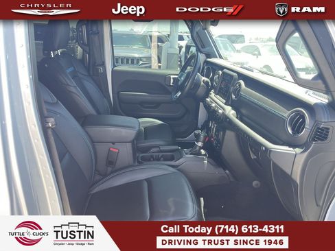 Used 2023 Jeep Wrangler Unlimited Rubicon 4xe w/ Steel Bumper Group AWD/4WD image 16