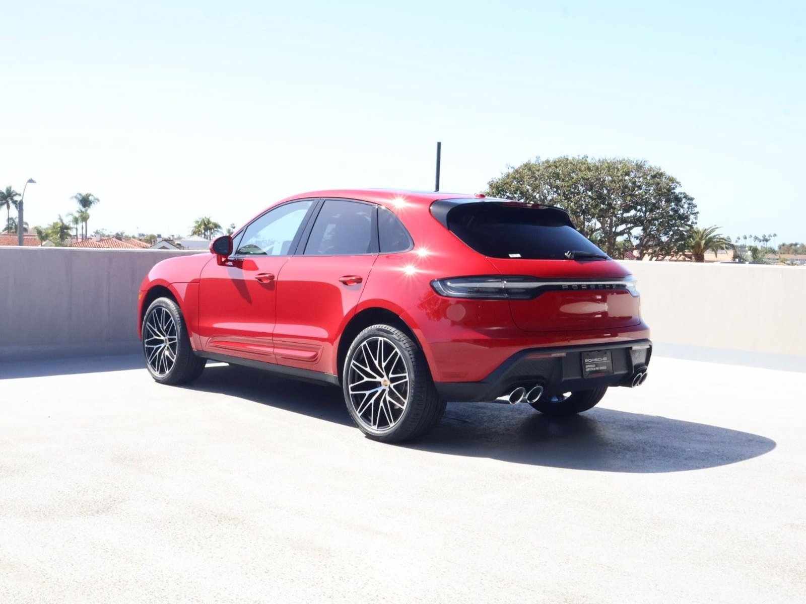 Certified 2026 Porsche Macan AWD/4WD image 3