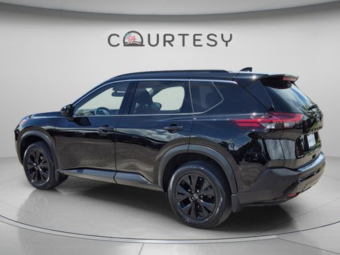 Certified 2023 Nissan Rogue SV w/ SV Premium Package AWD/4WD image 5