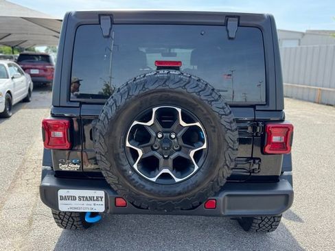 Used 2022 Jeep Wrangler Unlimited Rubicon 4xe w/ Cold Weather Group AWD/4WD image 5
