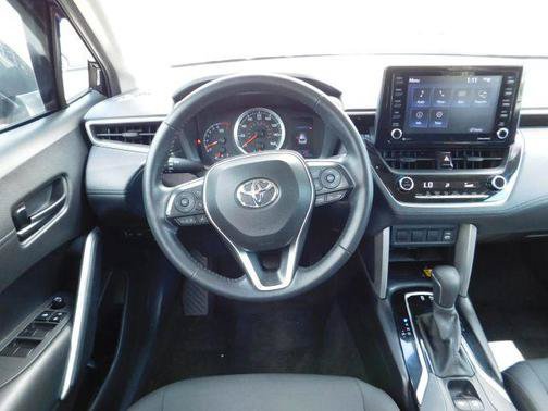 Used 2022 Toyota Corolla Cross LE FWD image 13
