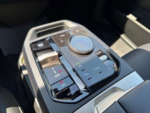 Used 2025 BMW iX xDrive50 w/ Convenience Package image 20