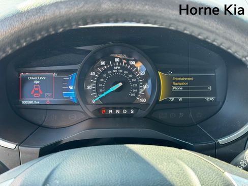 Used 2016 Ford Edge Titanium w/ Technology Package image 17