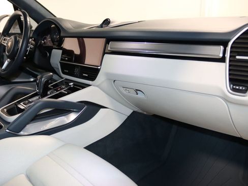 Used 2020 Porsche Cayenne Turbo AWD/4WD image 72