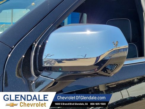 Certified 2025 Chevrolet Tahoe Premier AWD/4WD image 19