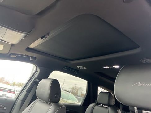 Used 2023 Buick Enclave Avenir w/ Avenir Technology Package image 13