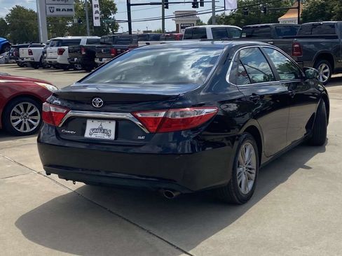 Used 2015 Toyota Camry SE FWD image 9