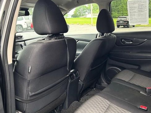 Used 2019 Nissan Rogue S w/ Special Edition Package FWD image 5