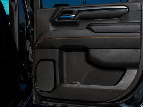 Used 2024 GMC Sierra 2500 AT4 w/ Technology Package image 12