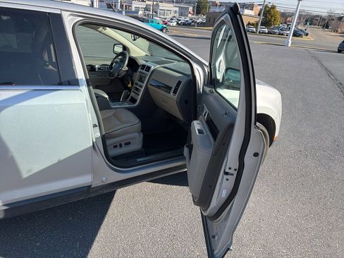 Used 2009 Lincoln MKX Base image 25