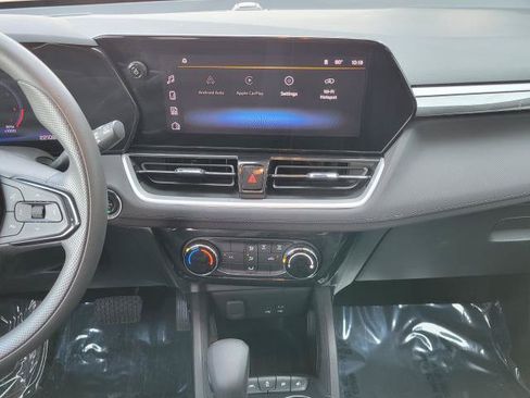 Used 2025 Chevrolet TrailBlazer LT FWD image 13