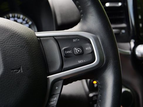 Used 2023 RAM 1500 Big Horn AWD/4WD image 39