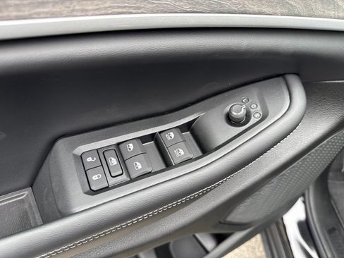 New 2026 Jeep Grand Cherokee Limited w/ Limited Altitude Package AWD/4WD image 18