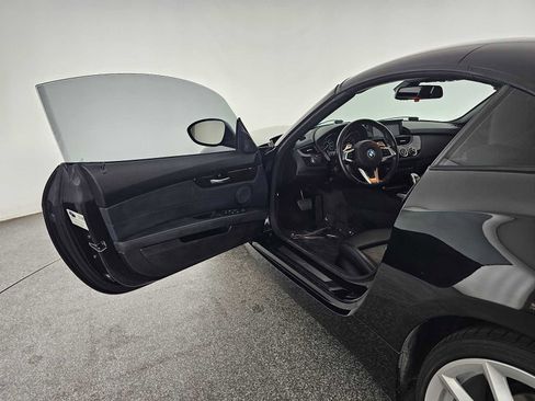 Used 2010 BMW Z4 sDrive35i image 15