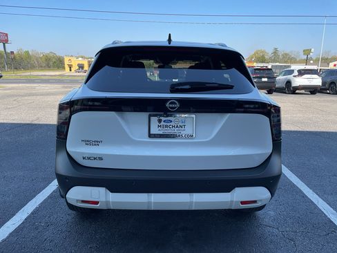 Certified 2025 Nissan Kicks SV w/ SV Premium Package FWD image 21