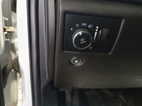 Used 2019 Jeep Grand Cherokee Altitude AWD/4WD image 20
