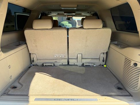 Used 2012 GMC Yukon XL Denali image 17