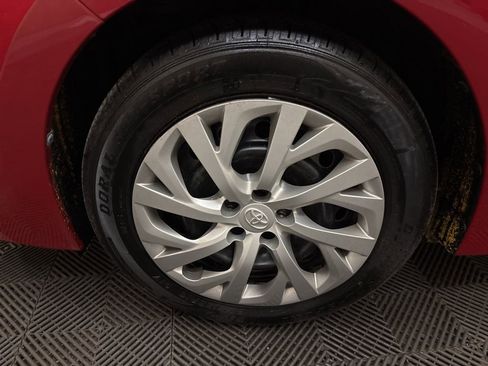 Used 2018 Toyota Corolla LE image 23