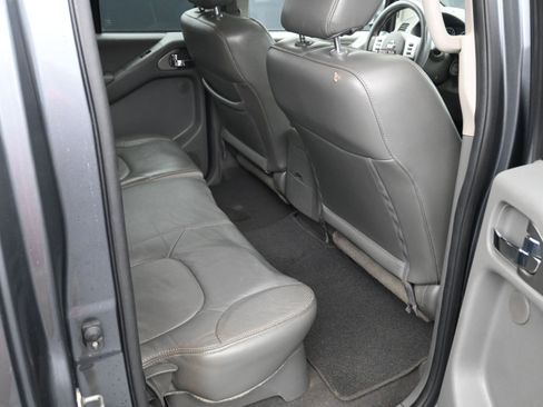 Used 2019 Nissan Frontier SL RWD image 10