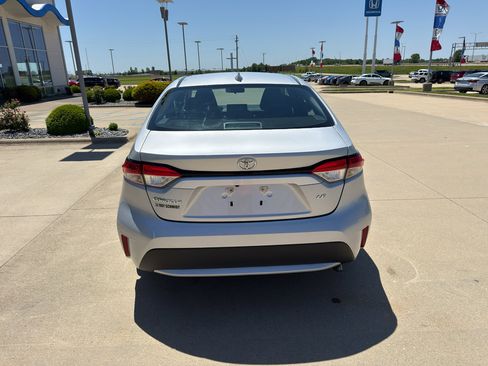 Used 2022 Toyota Corolla LE FWD image 6