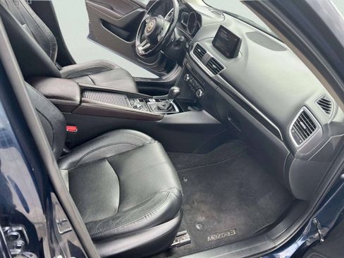 Used 2017 MAZDA MAZDA3 Grand Touring w/ Premium Equipment Package FWD image 5