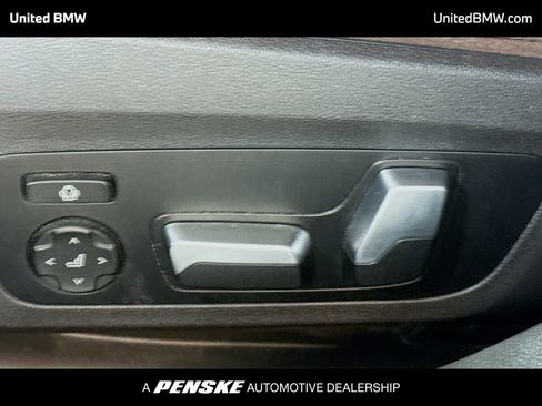 Used 2020 BMW 330i Sedan w/ Premium Package image 4