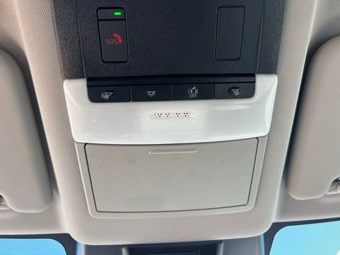 Used 2023 Nissan Rogue SV image 23