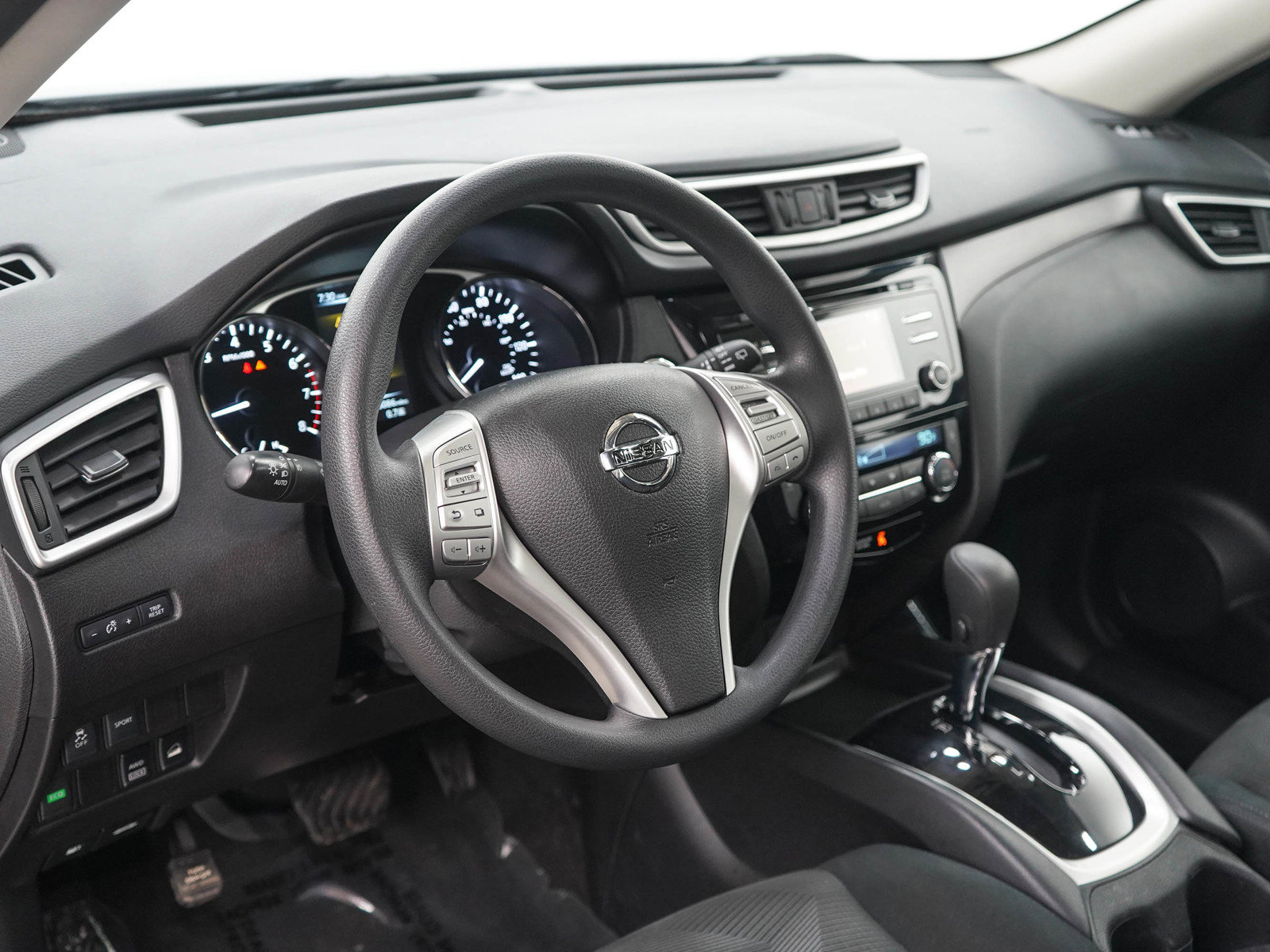 Used 2016 Nissan Rogue SV w/ SV Moonroof Package AWD/4WD image 20