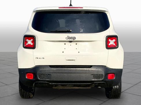 Used 2023 Jeep Renegade Latitude AWD/4WD image 5