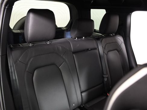 New 2026 Land Rover Defender 110 X-Dynamic SE AWD/4WD image 23