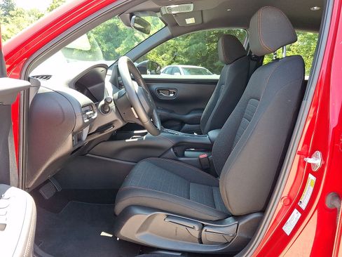 Used 2024 Honda HR-V Sport image 11