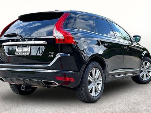 Used 2017 Volvo XC60 T5 Inscription w/ Preferred Option Package AWD/4WD image 2