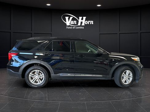 Used 2021 Ford Explorer XLT w/ Equipment Group 202A AWD/4WD image 8