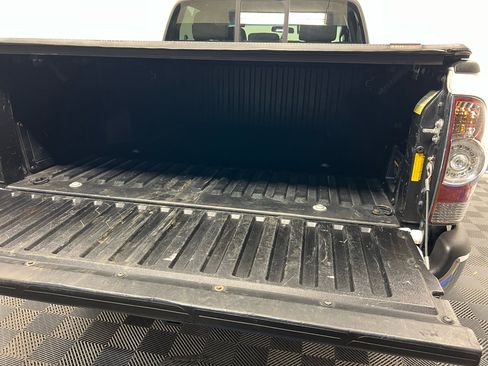 Used 2014 Toyota Tacoma 4x4 Double Cab w/ TRD Off-Road Package image 26