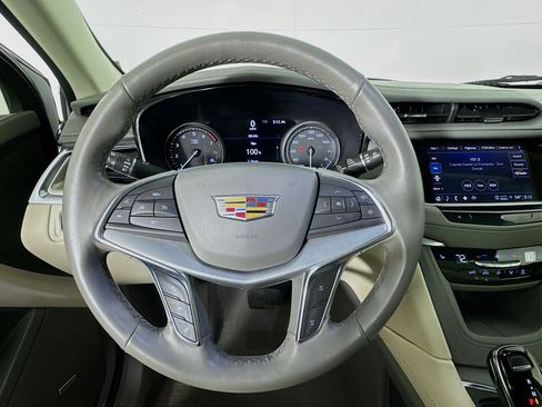 Used 2021 Cadillac XT5 Premium Luxury image 11