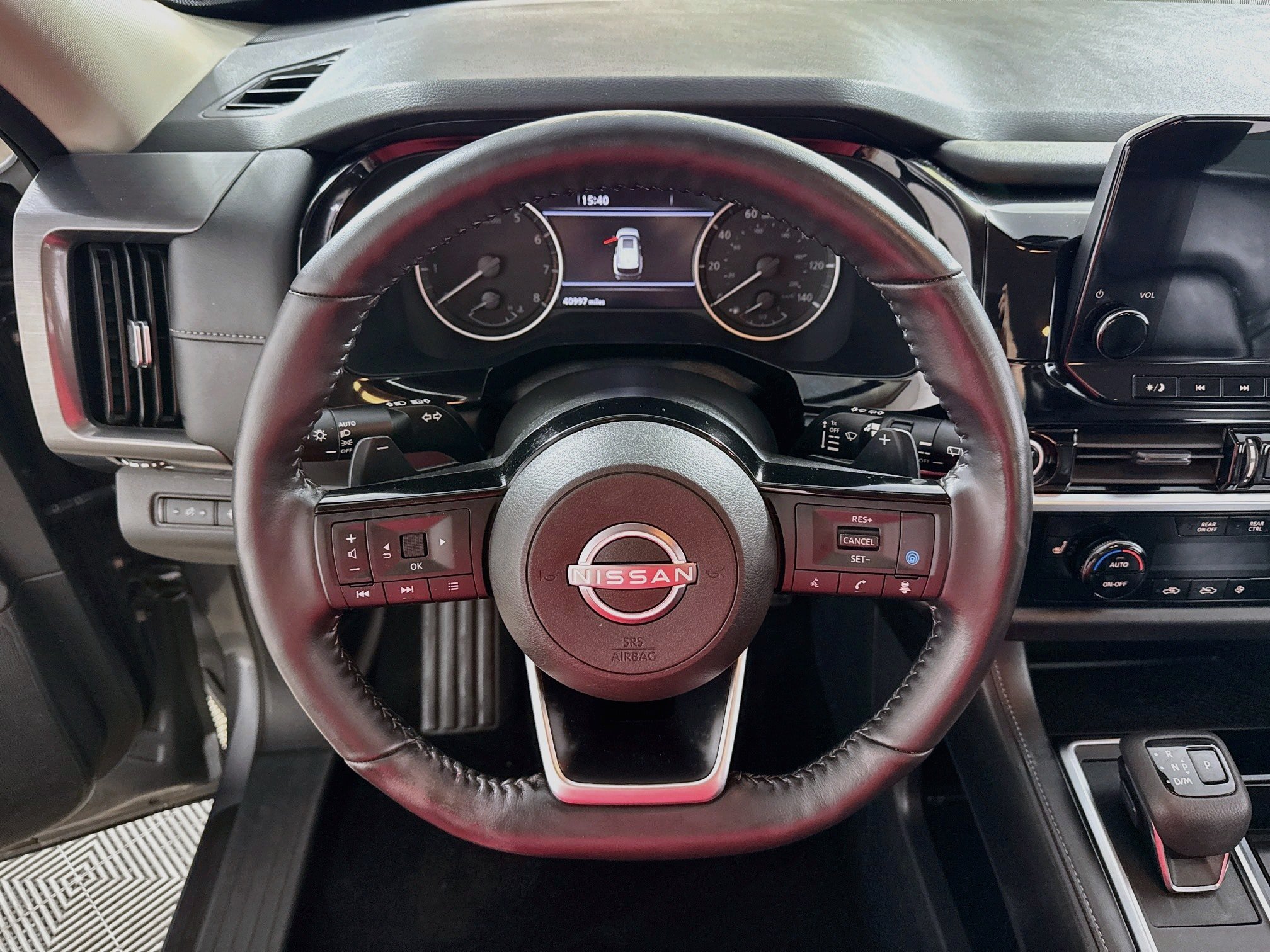 Used 2024 Nissan Pathfinder SL AWD/4WD image 15