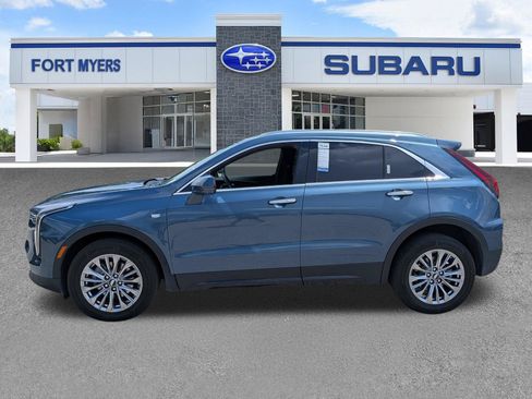 Used 2025 Cadillac XT4 Premium Luxury FWD image 7