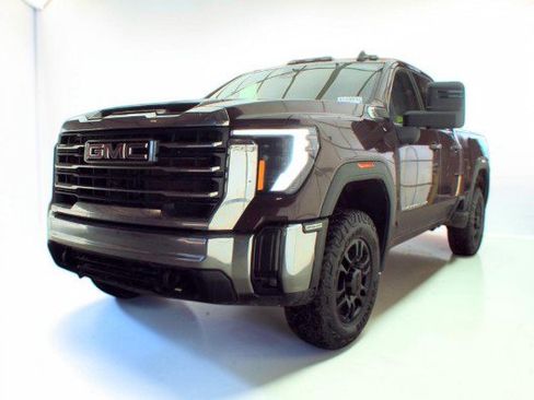 Used 2024 GMC Sierra 2500 SLE AWD/4WD image 4