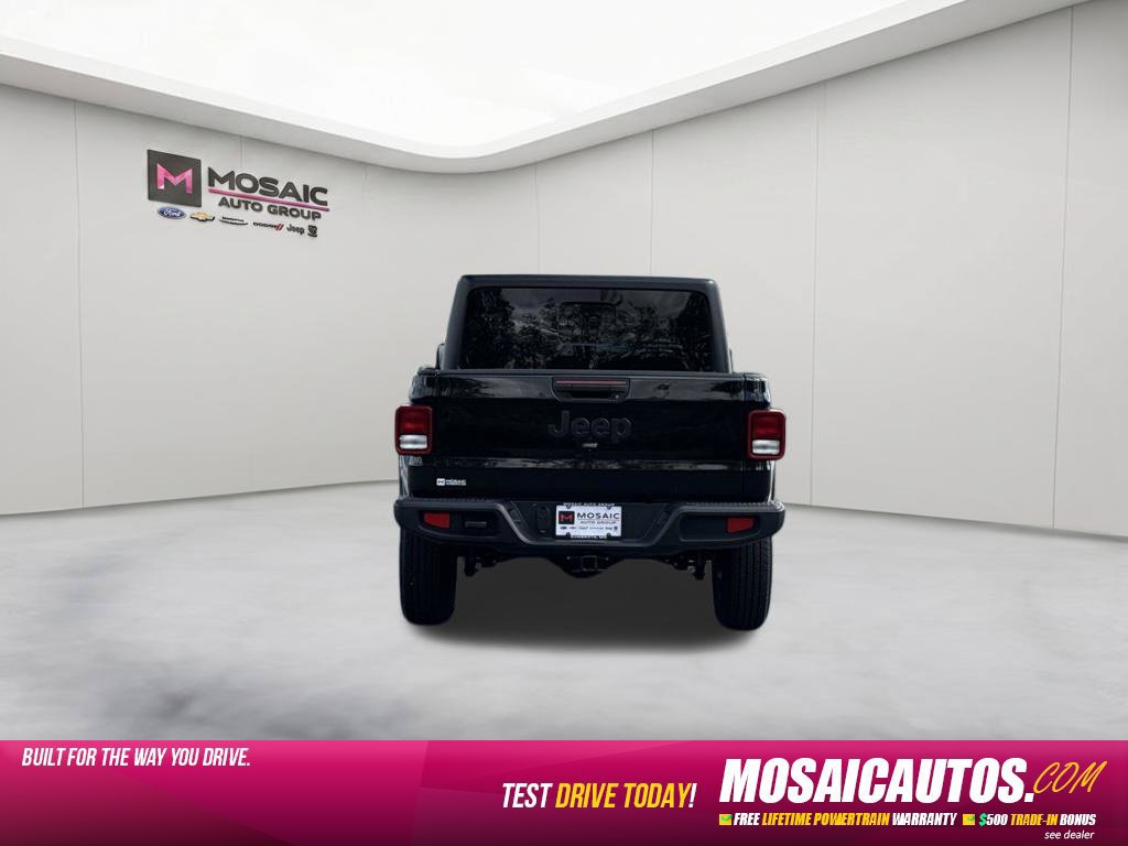 Used 2025 Jeep Gladiator Sport AWD/4WD image 6