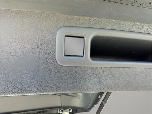 Used 2020 Toyota Highlander XLE image 38