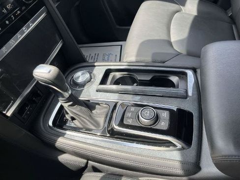 Certified 2022 Nissan Armada SV w/ Cargo Package AWD/4WD image 21
