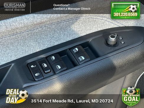 Used 2025 Jeep Compass Latitude w/ Sun & Sound Group AWD/4WD image 8