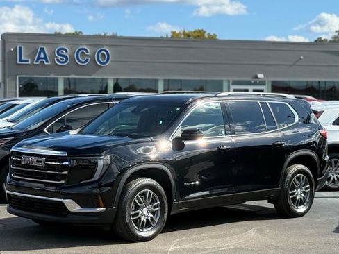 Used 2025 GMC Acadia Elevation image 1