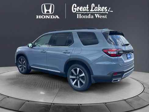 Certified 2023 Honda Pilot Touring image 3