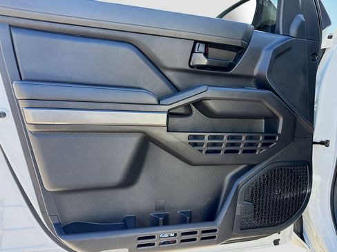 Used 2024 Toyota Tacoma SR5 w/ SR5 Upgrade Package image 19