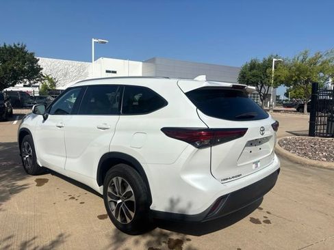 Used 2022 Toyota Highlander XLE FWD image 7
