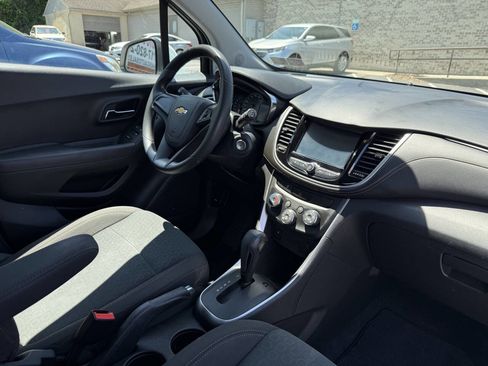 Used 2017 Chevrolet Trax LS FWD image 23