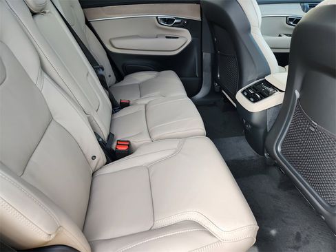 New 2026 Volvo XC90 B6 Ultra w/ Protection Package image 22