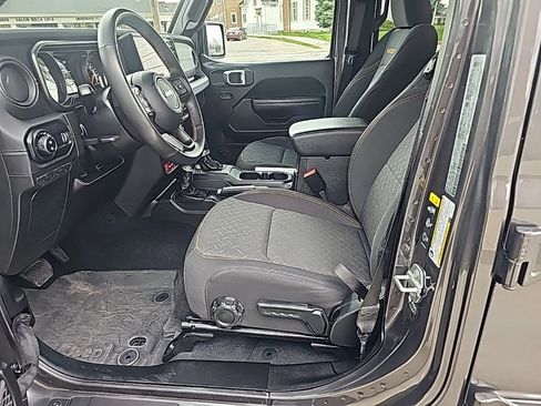 Certified 2024 Jeep Gladiator Mojave image 20