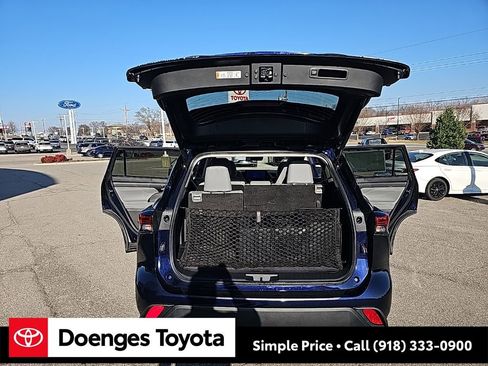 New 2026 Toyota Highlander XLE image 14